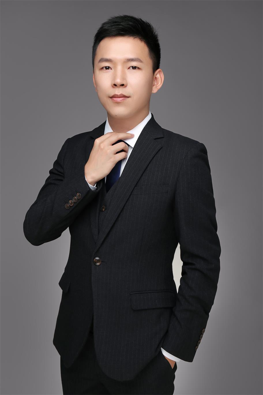 何联霞 视觉与舞美负责人